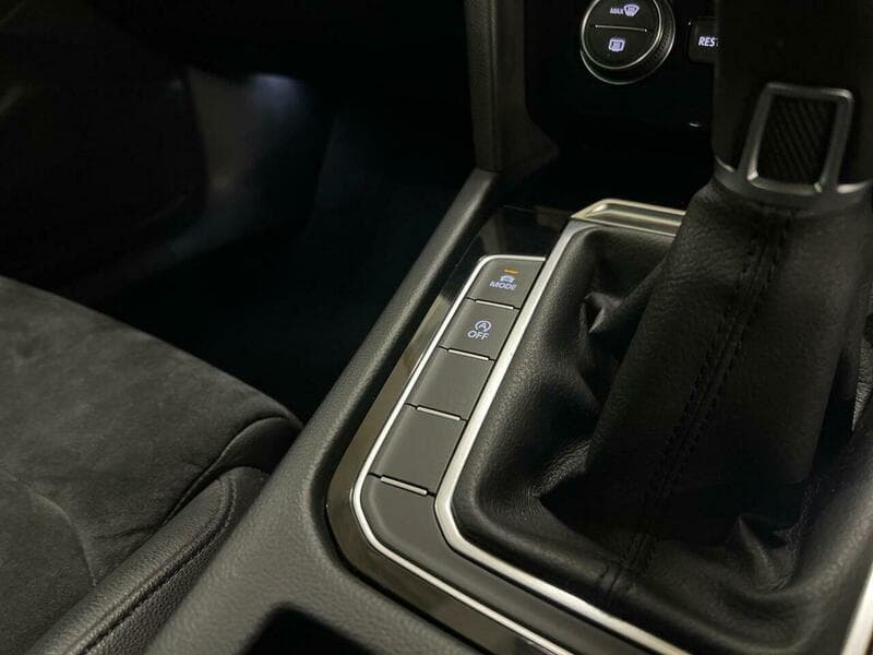 2015 Volkswagen Passat - Image 44