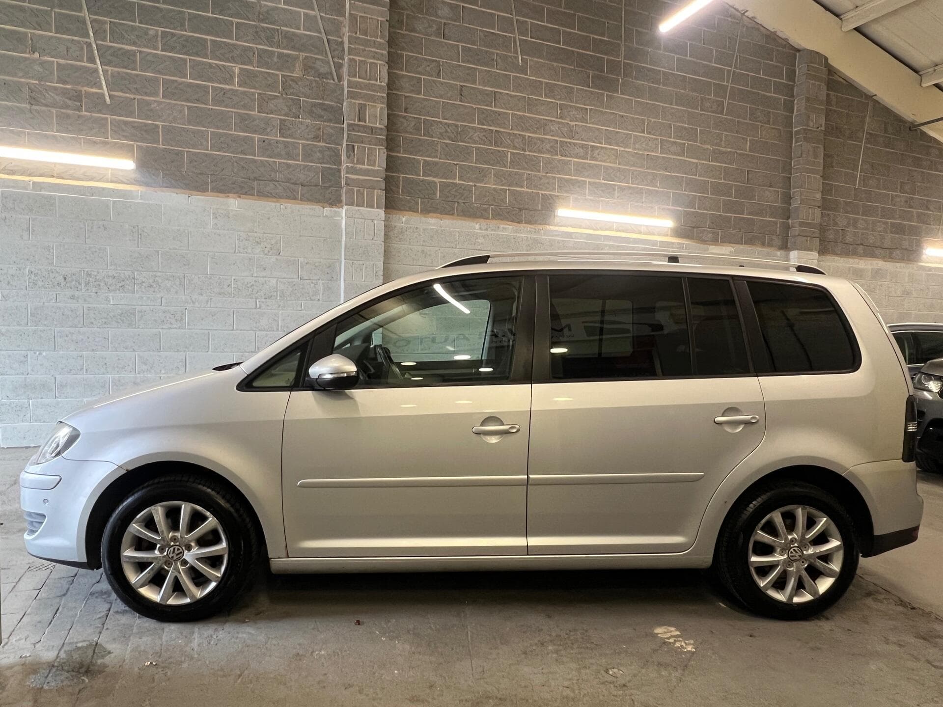 2010 Volkswagen Touran - Image 10