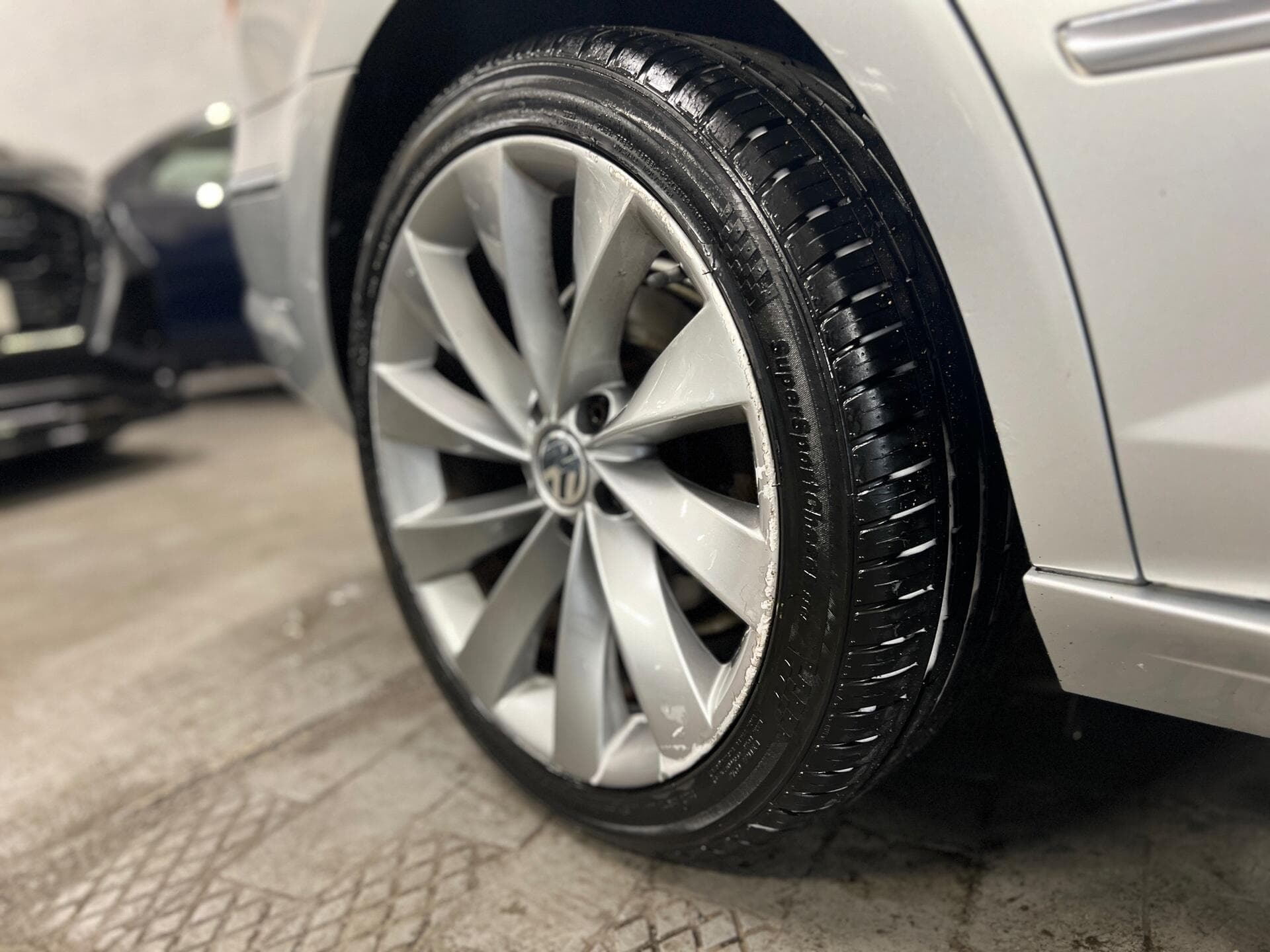 2012 Volkswagen CC - Image 12