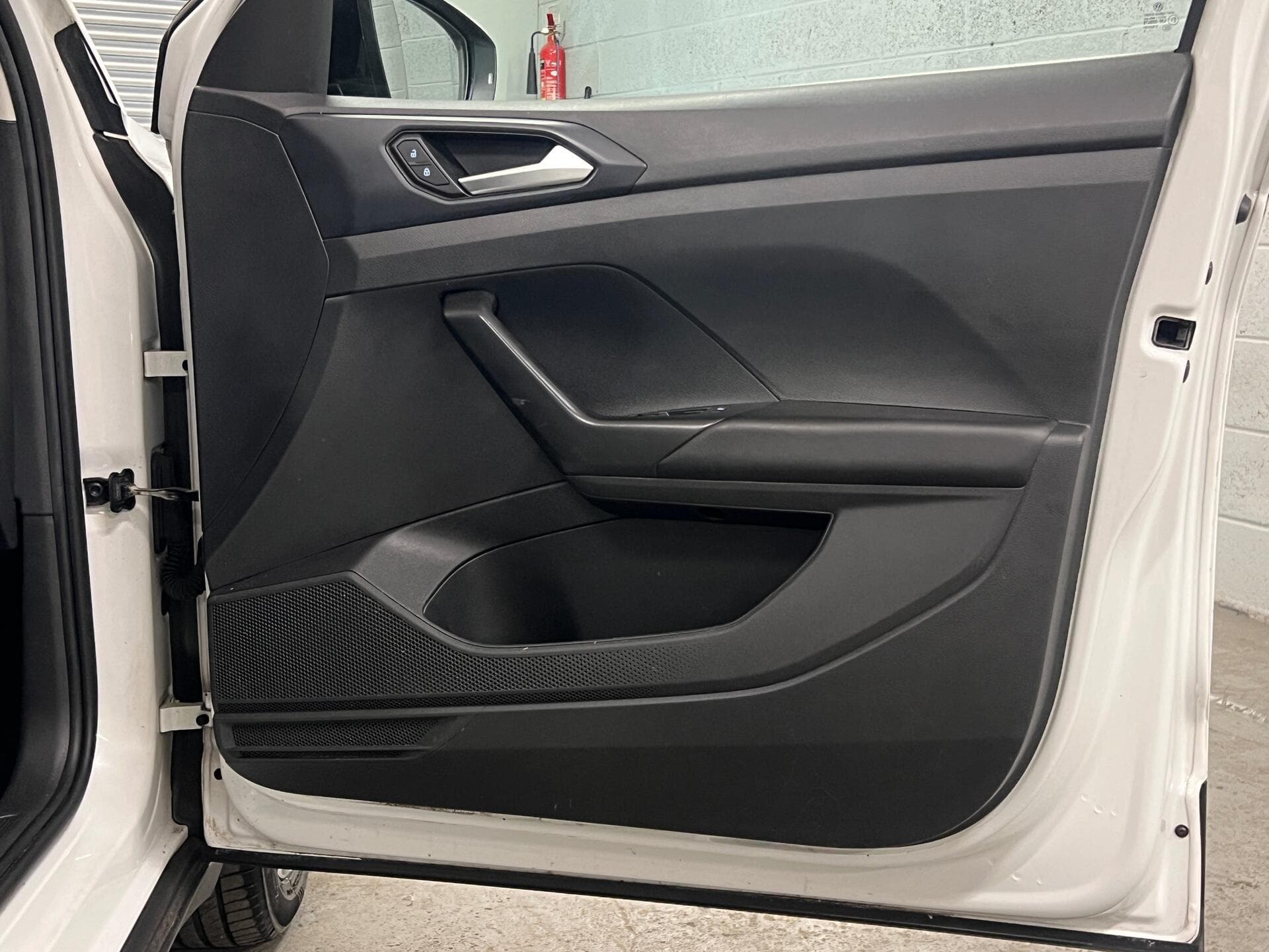 2022 Volkswagen T-Cross - Image 31