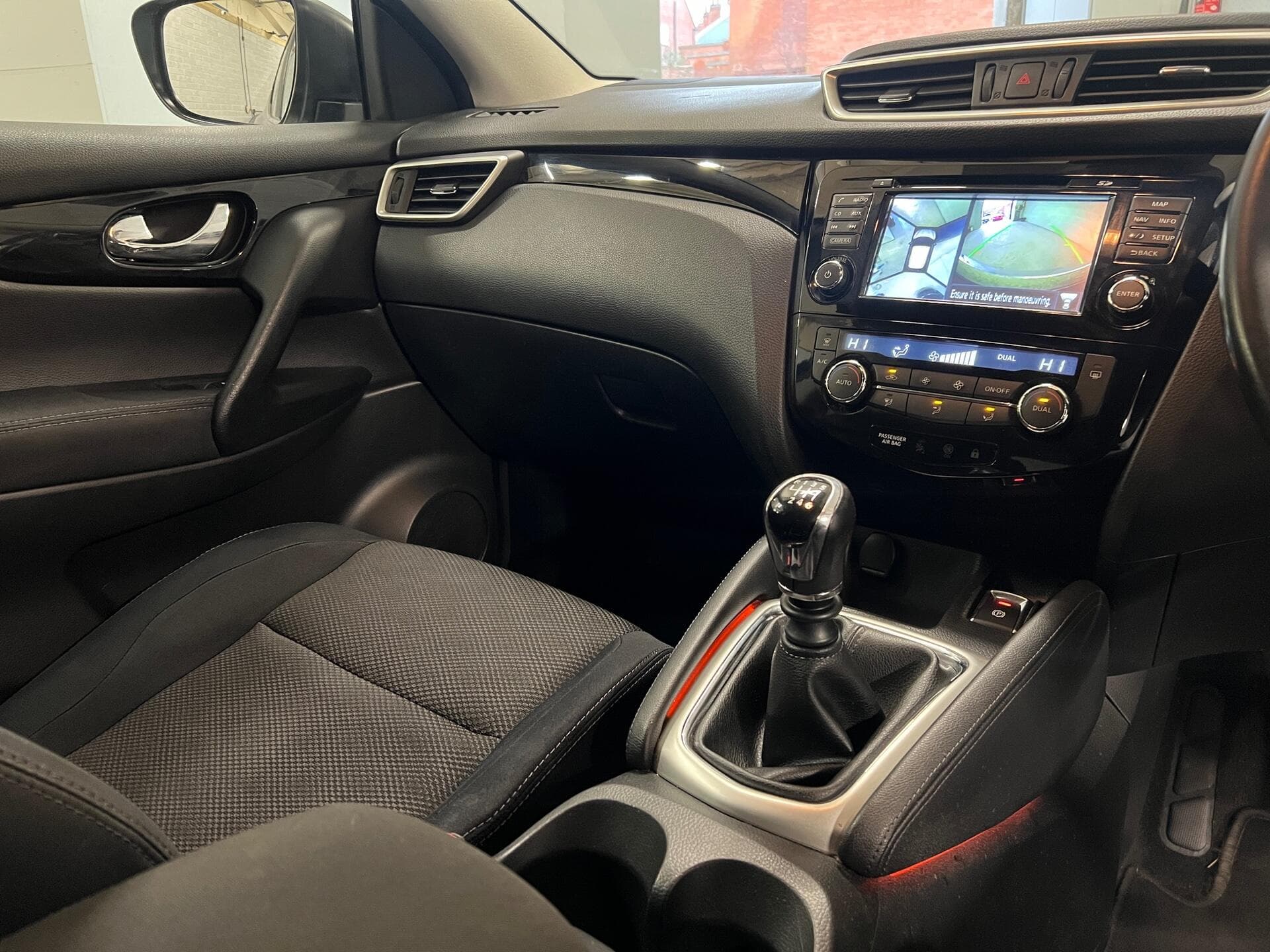2015 Nissan Qashqai - Image 36