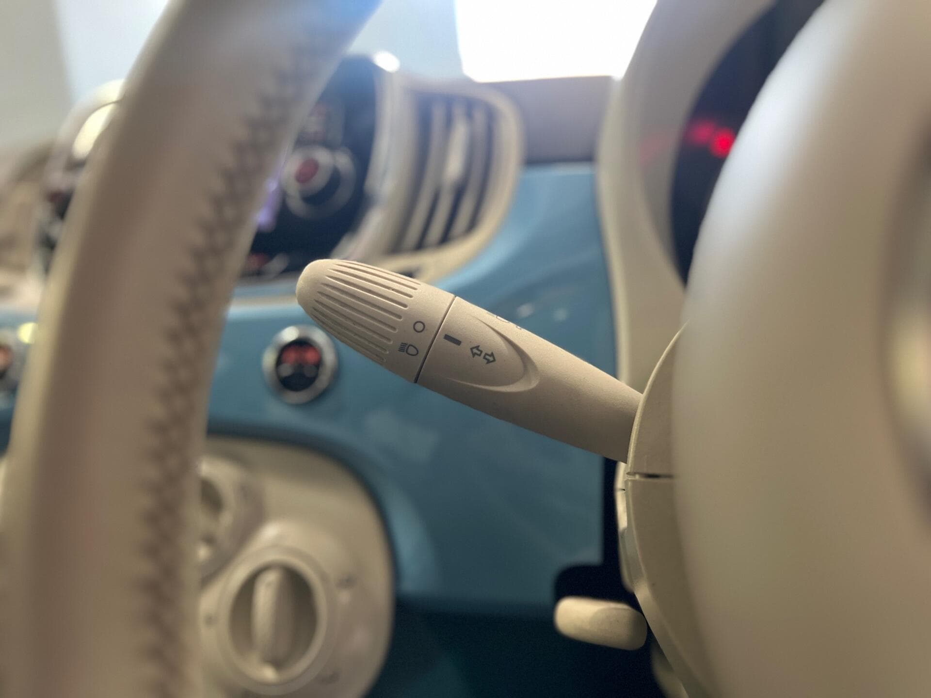 2015 Fiat 500 - Image 25