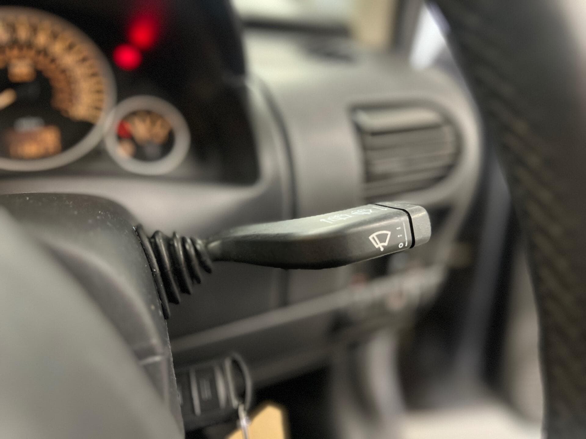 2005 Vauxhall Corsa - Image 25