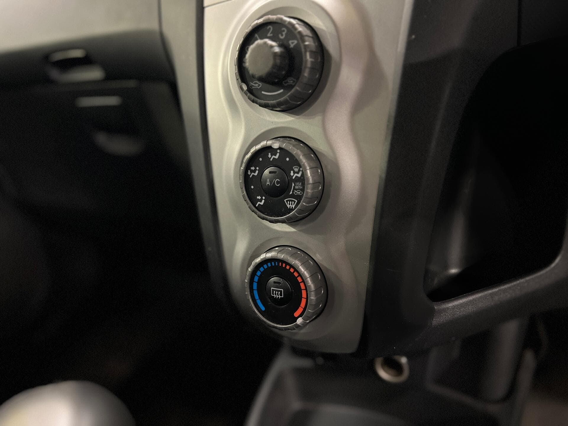 2008 Toyota Yaris - Image 29