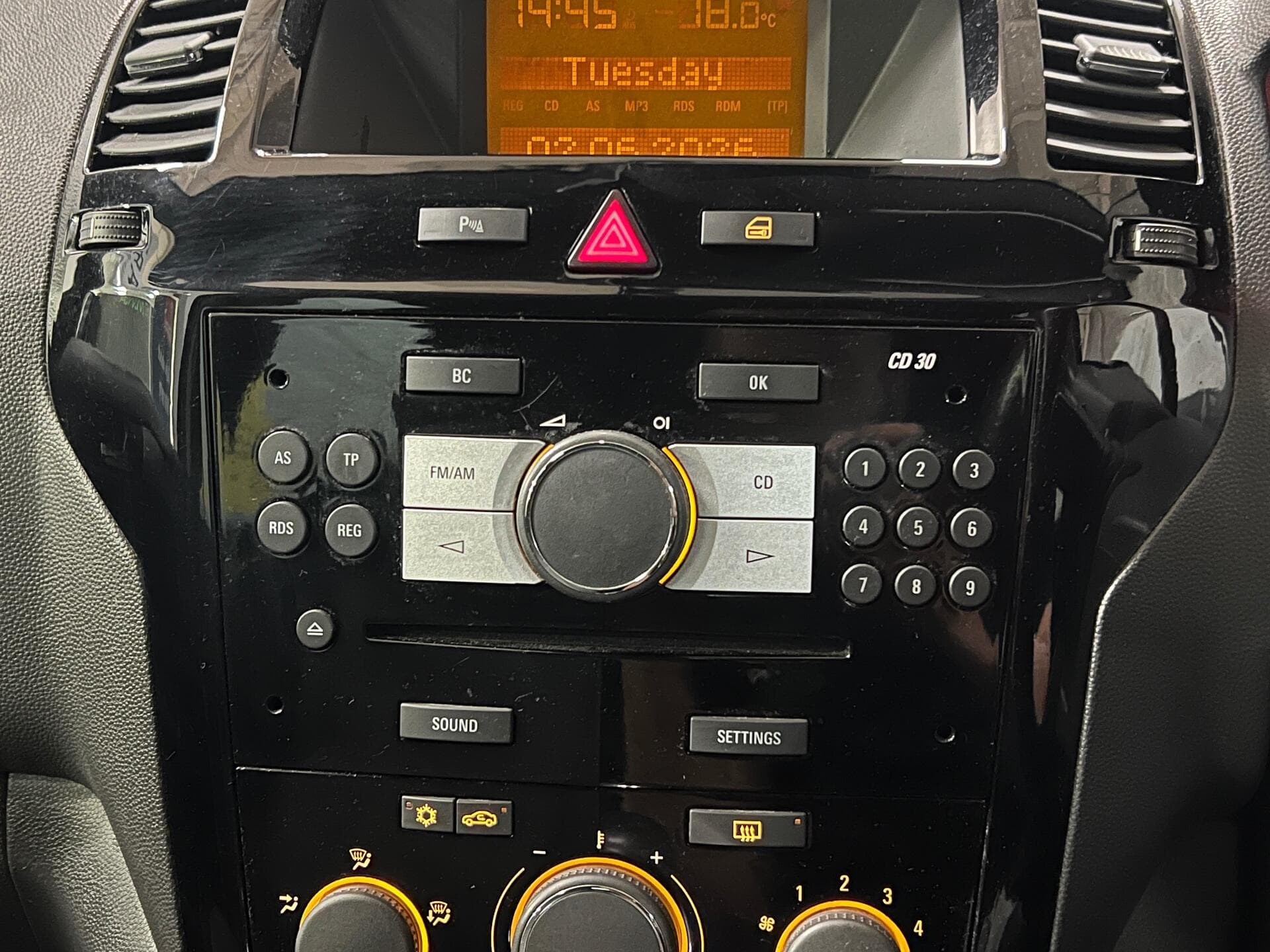 2011 Vauxhall Zafira - Image 25