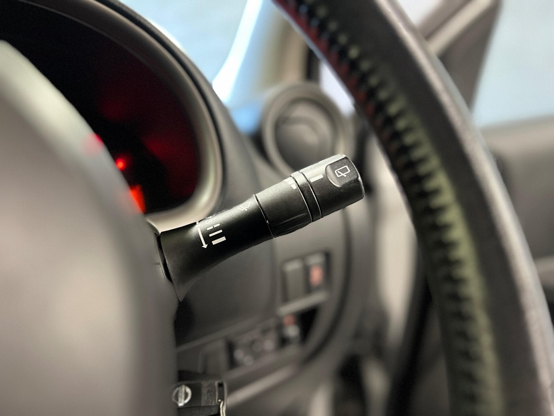2011 Nissan Micra - Image 25
