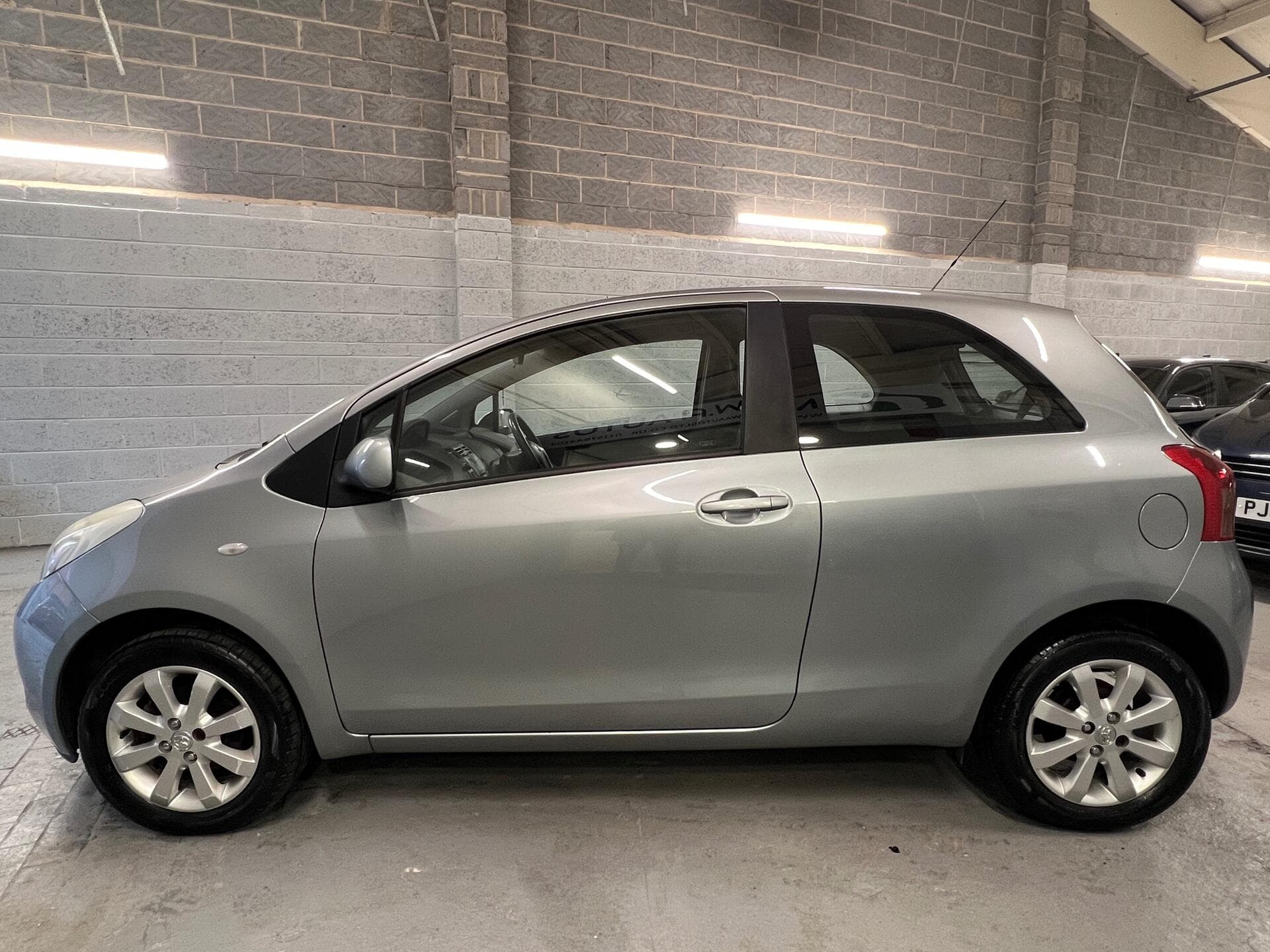 2008 Toyota Yaris - Image 11