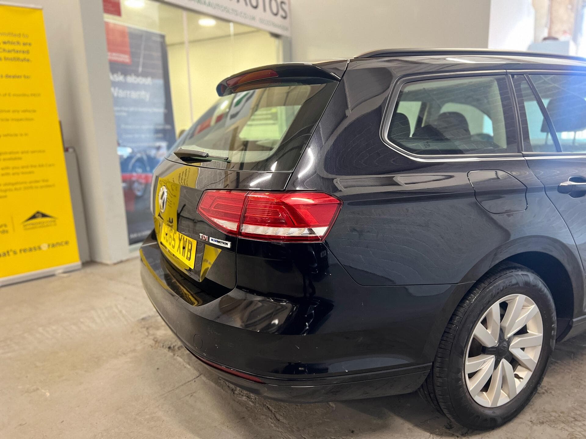 2015 Volkswagen Passat - Image 21