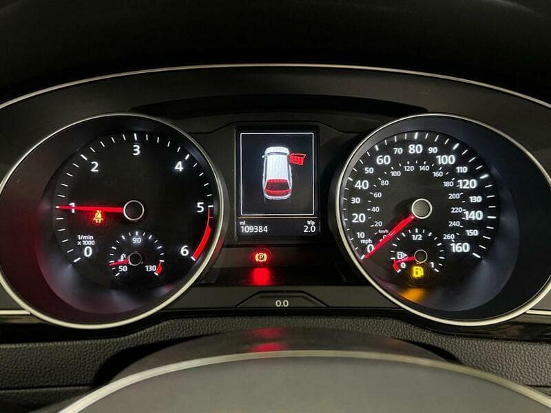 2015 Volkswagen Passat - Image 33