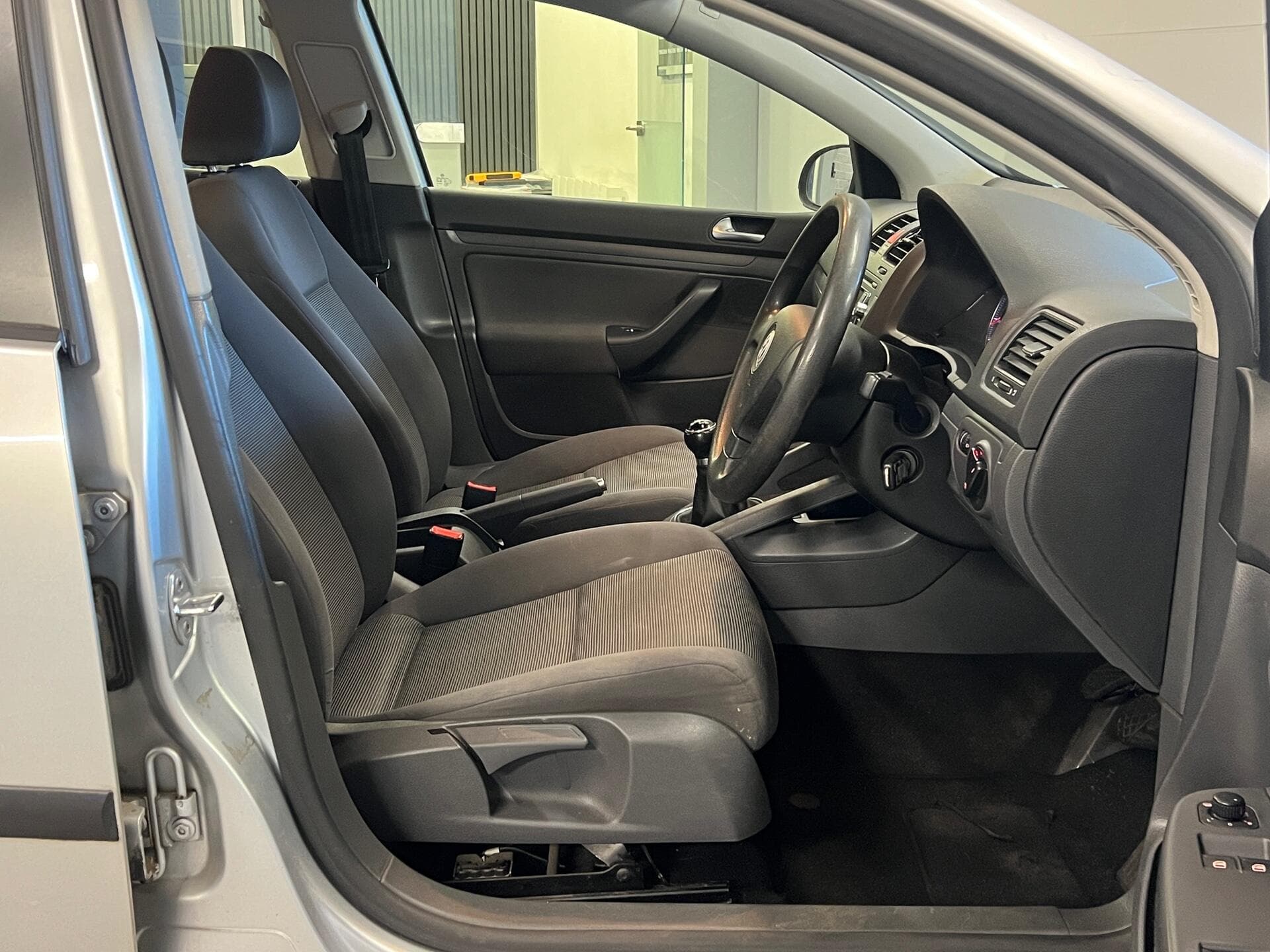 2008 Volkswagen Golf - Image 18