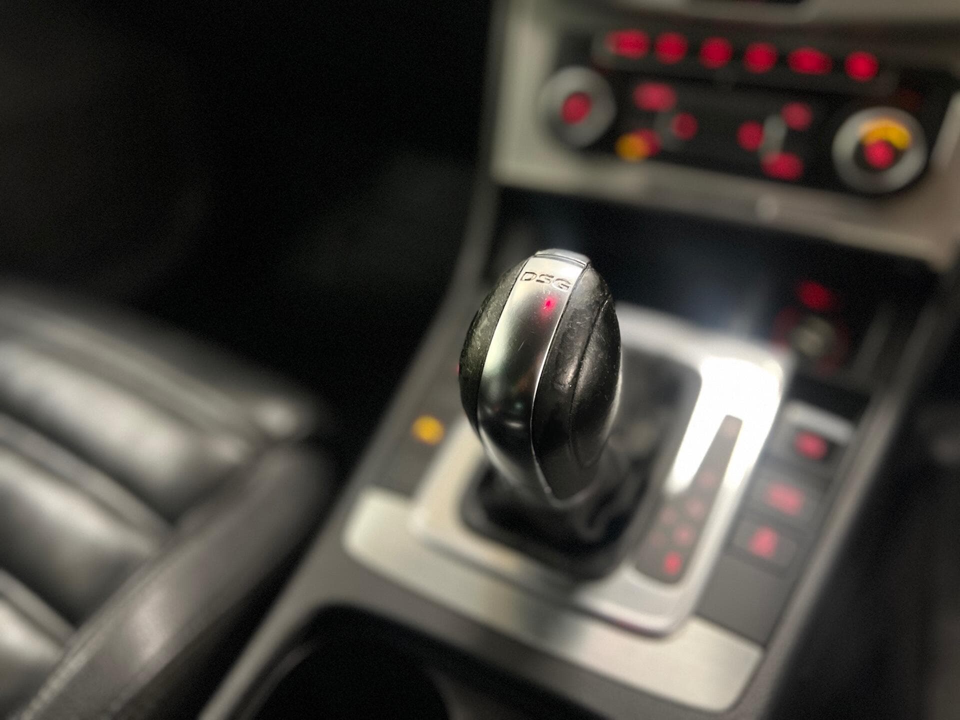 2012 Volkswagen CC - Image 37