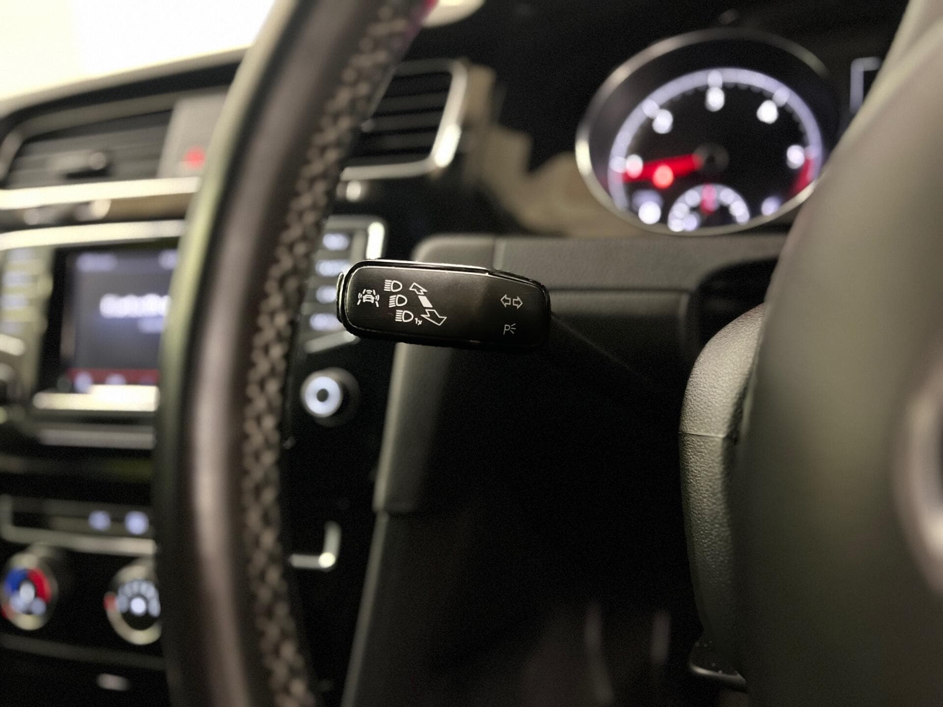 2013 Volkswagen Golf - Image 35