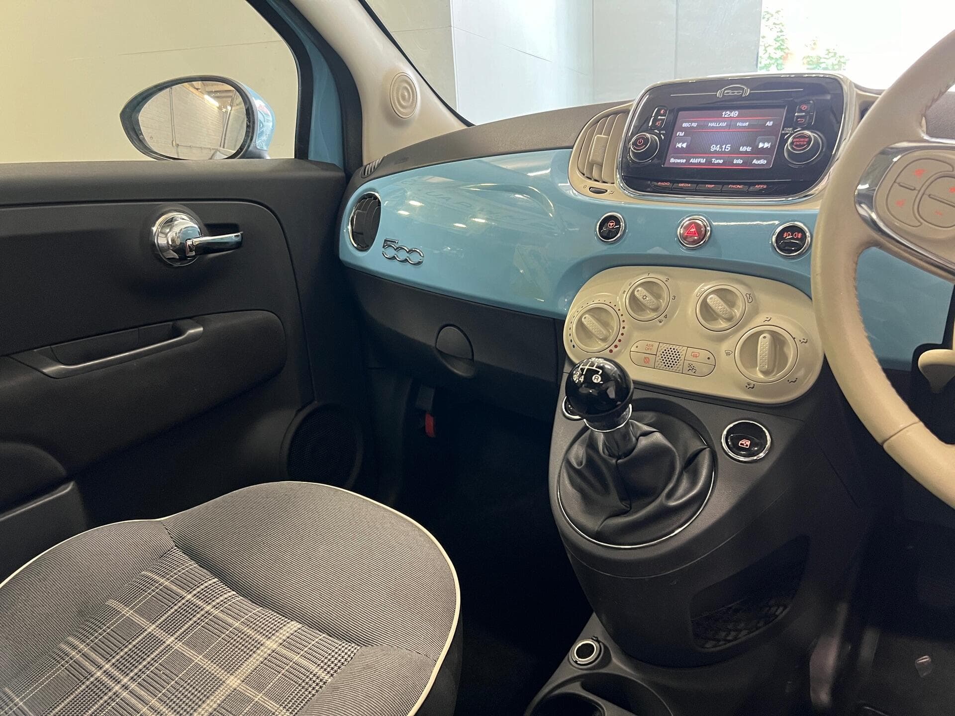 2015 Fiat 500 - Image 30