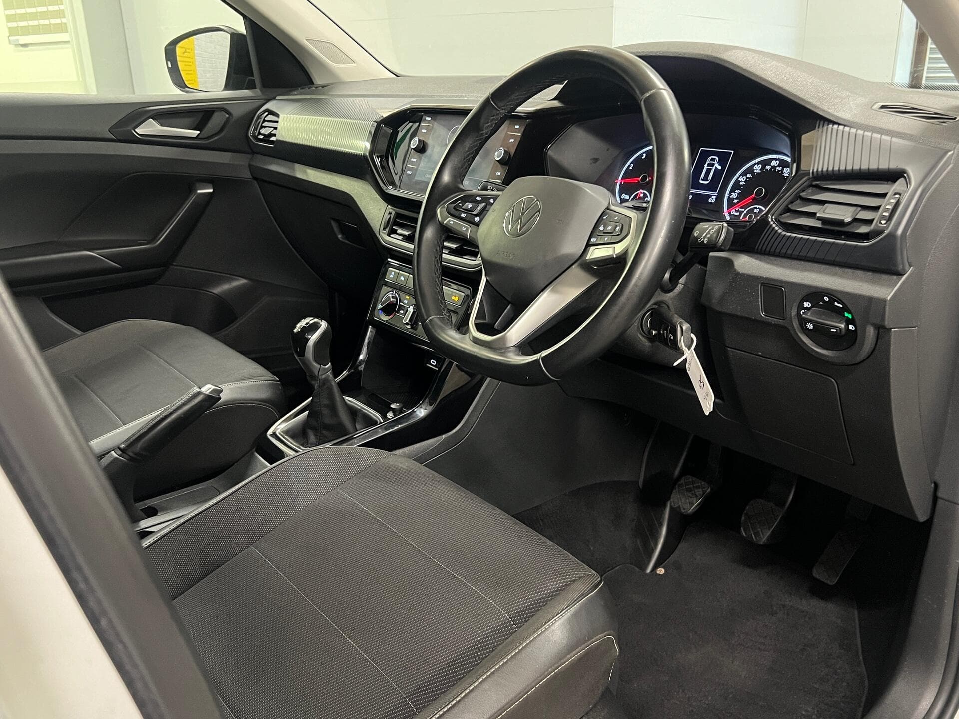 2022 Volkswagen T-Cross - Image 29