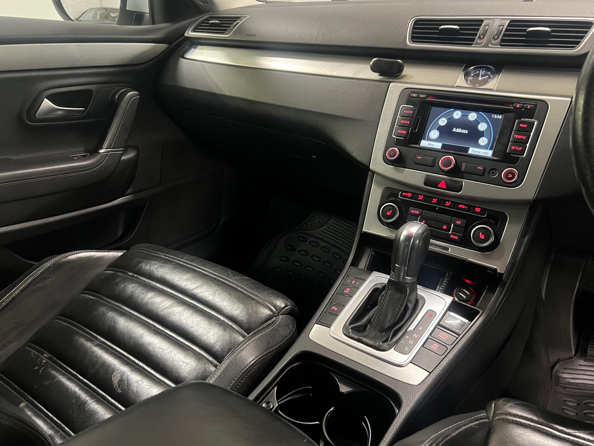 2012 Volkswagen CC - Image 34