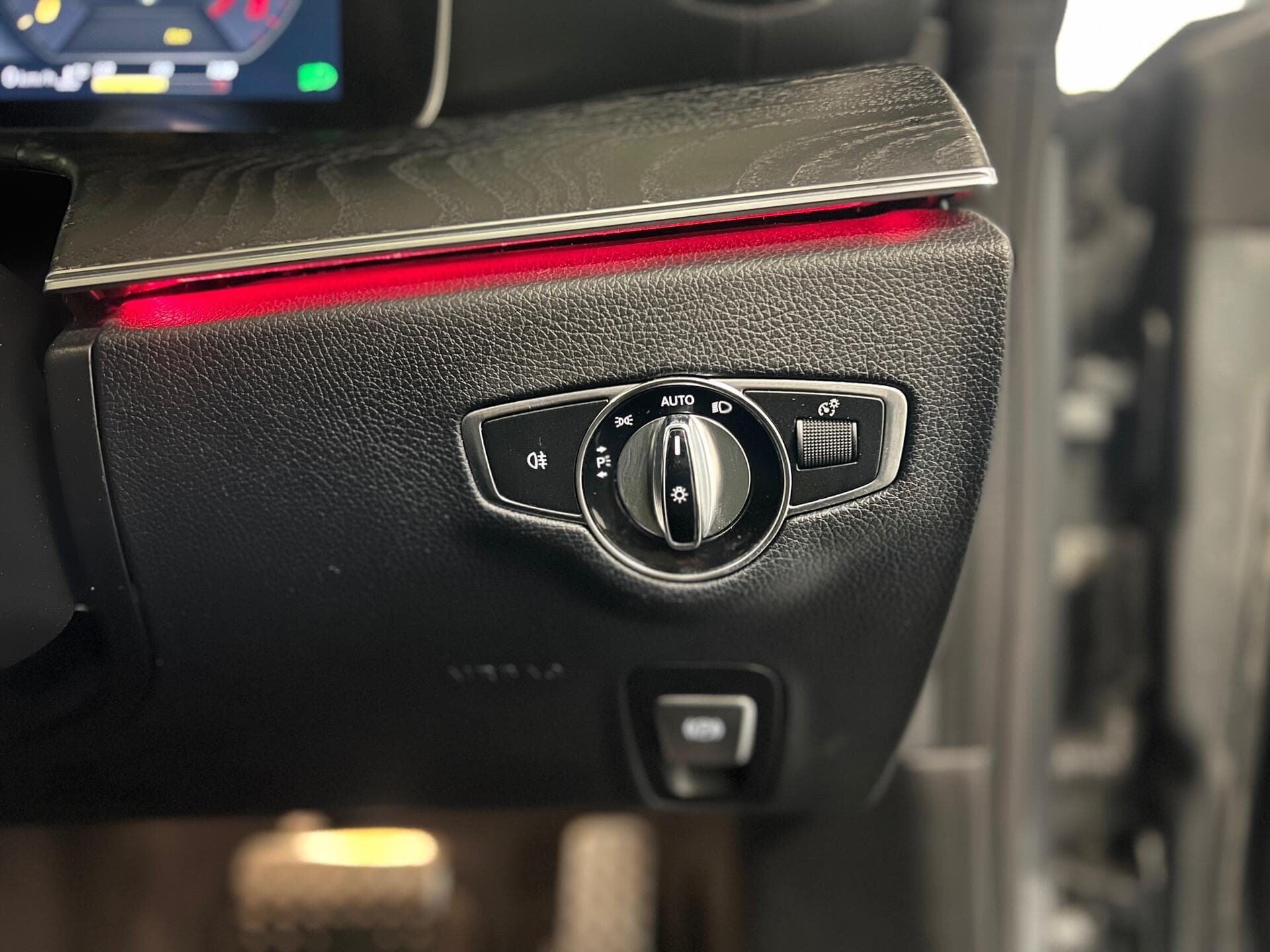 2019 Mercedes-Benz E Class - Image 38