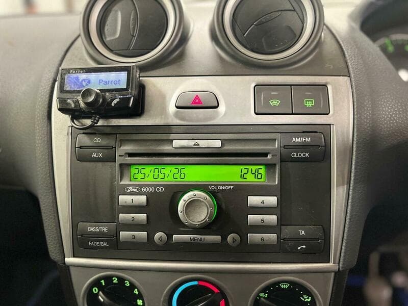 2009 Ford Fiesta - Image 27