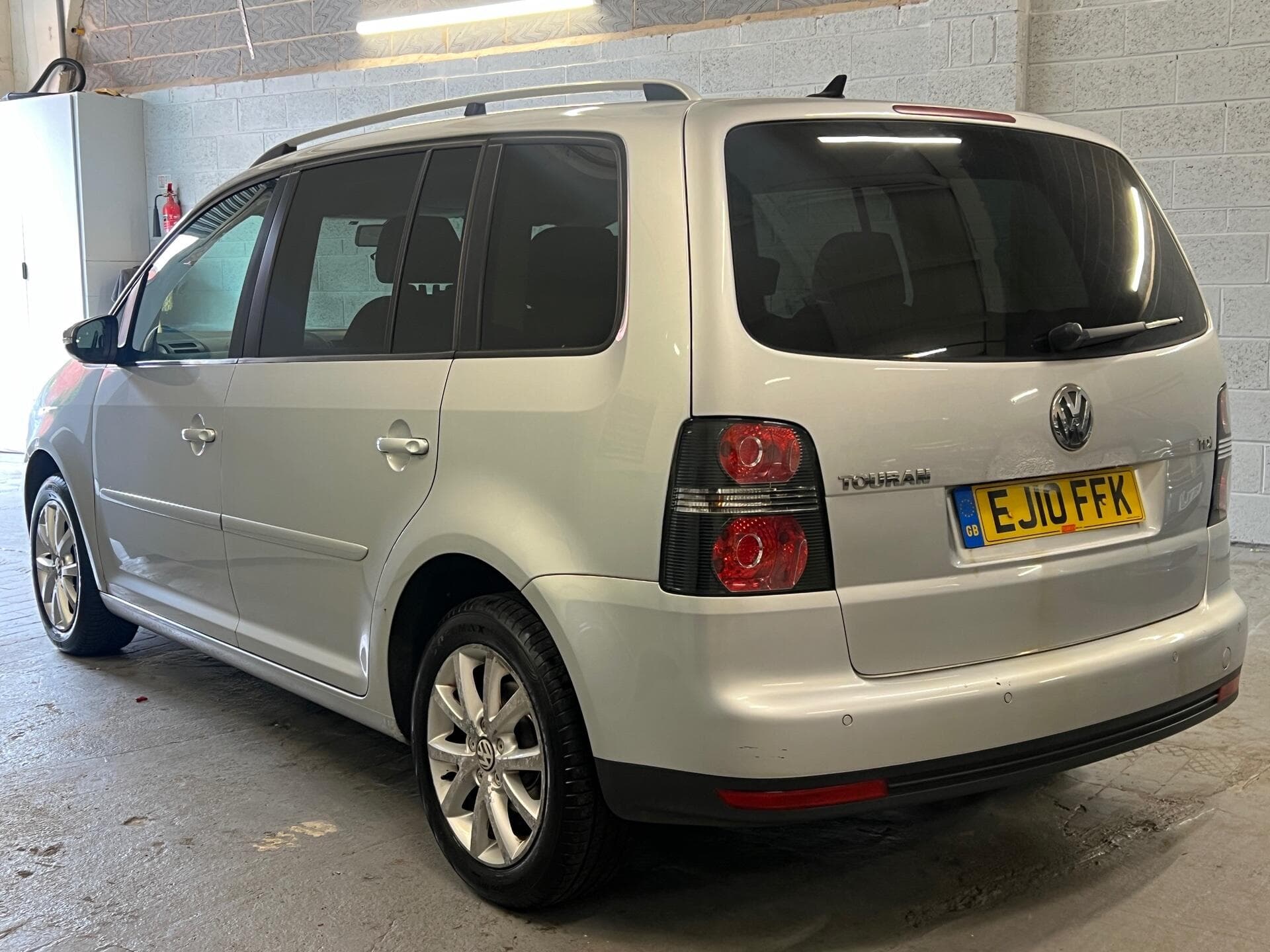 2010 Volkswagen Touran - Image 9