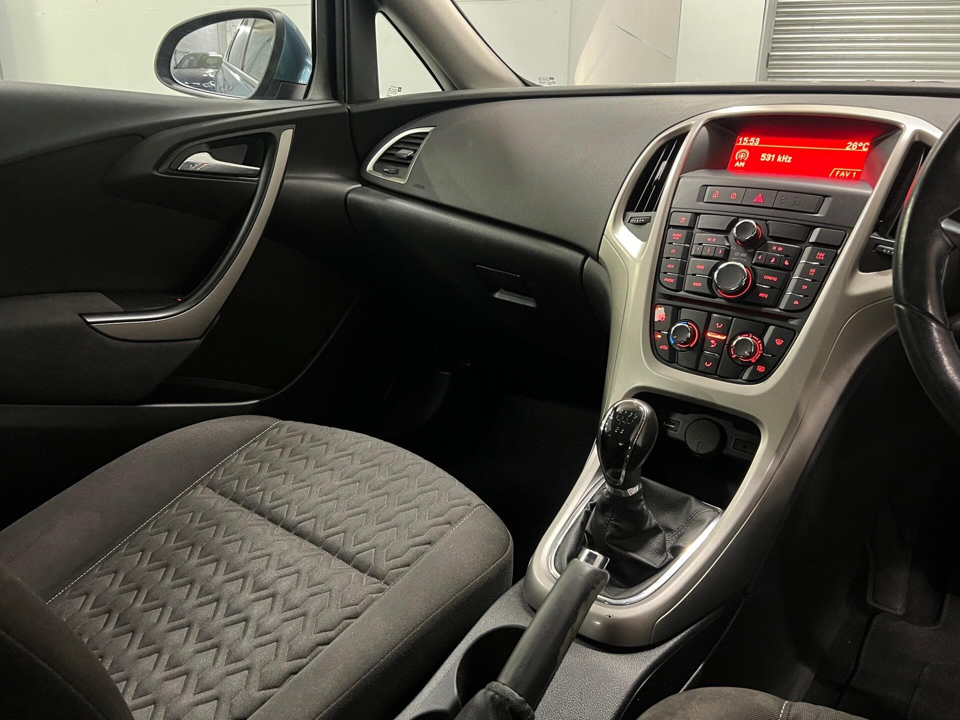 2013 Vauxhall Astra - Image 27