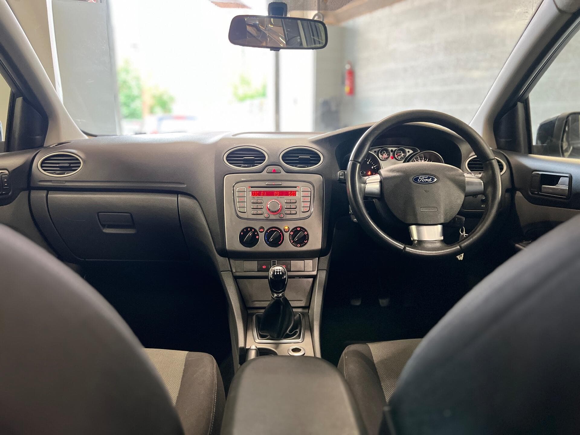 2009 Ford Focus - Image 29