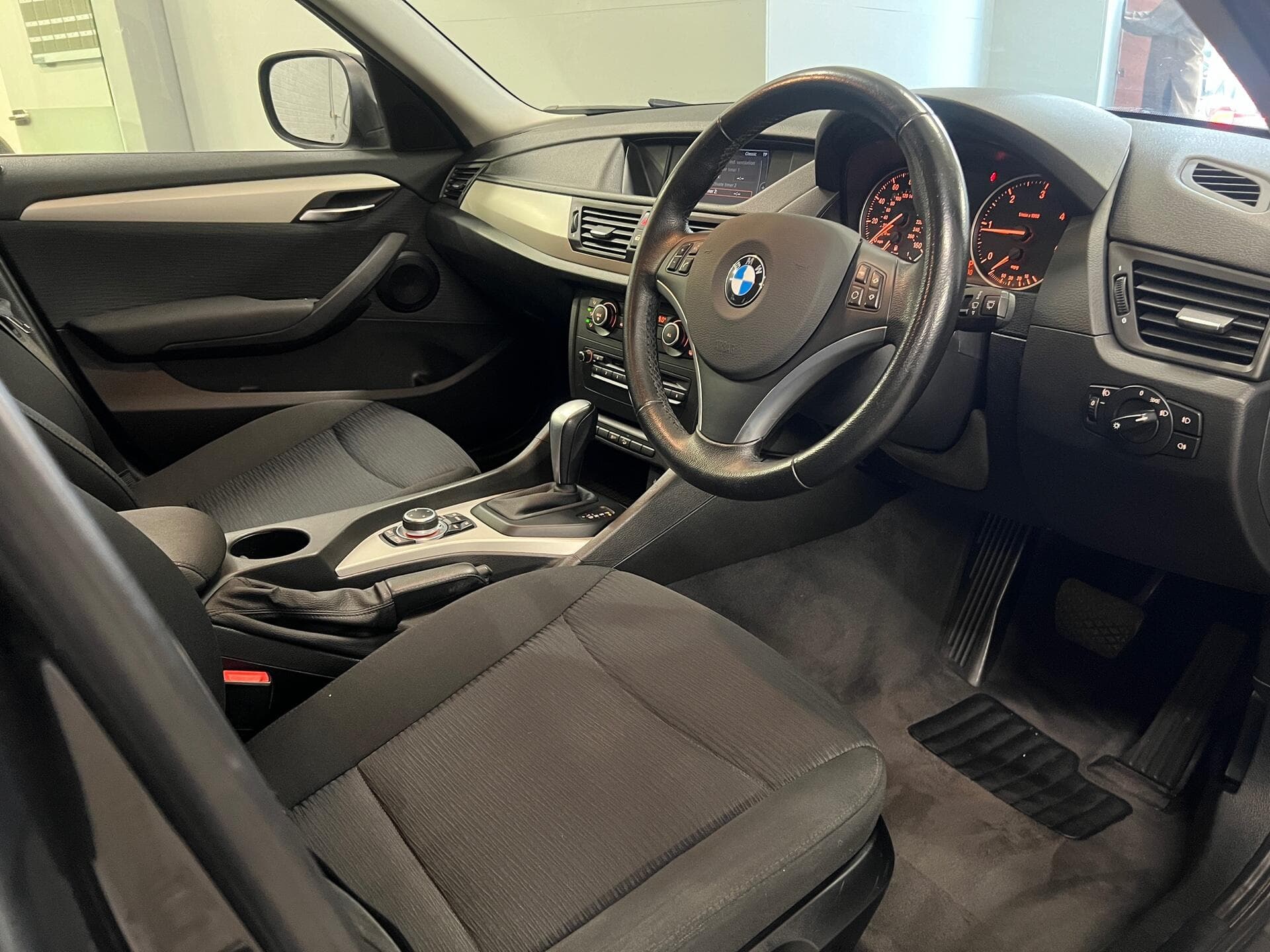2011 BMW X1 - Image 24