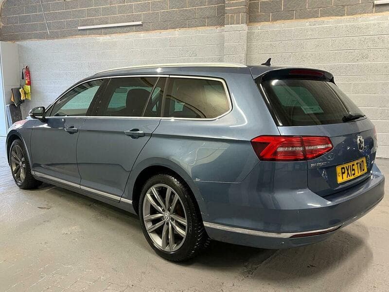 2015 Volkswagen Passat - Image 14