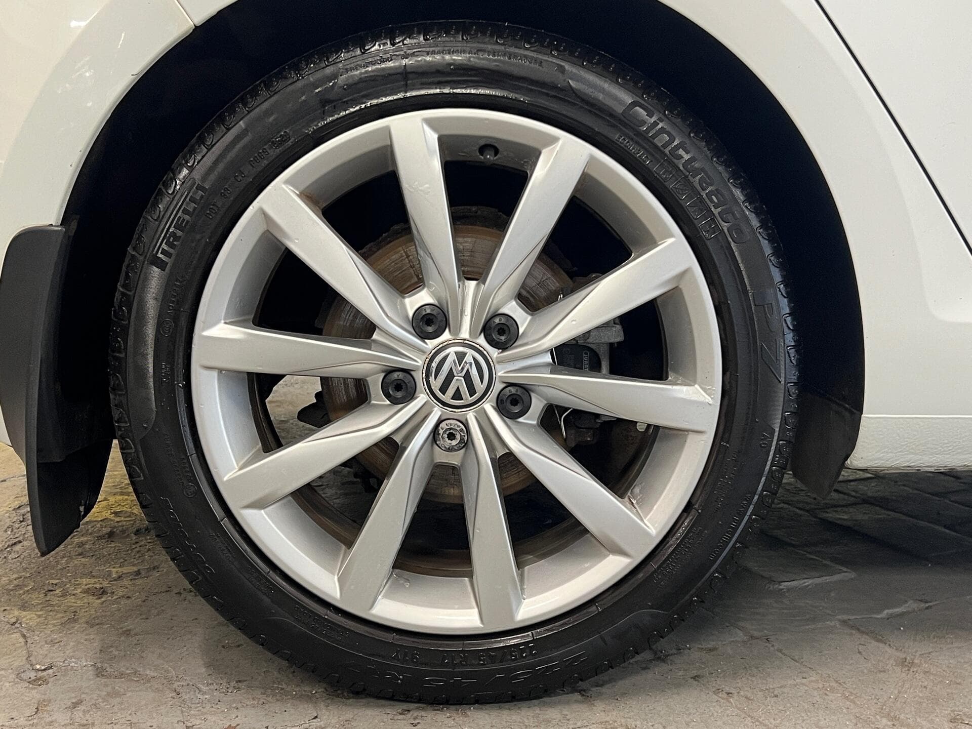 2013 Volkswagen Golf - Image 24