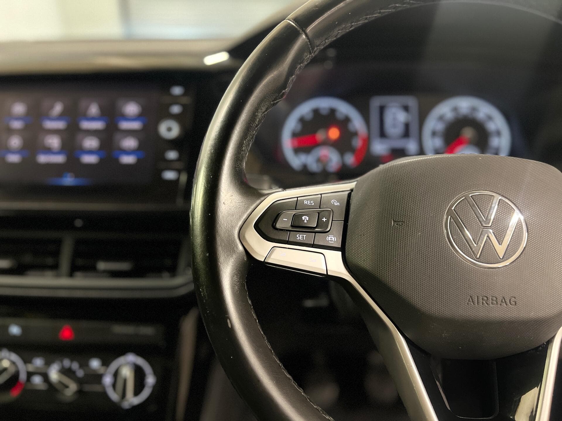 2022 Volkswagen T-Cross - Image 36