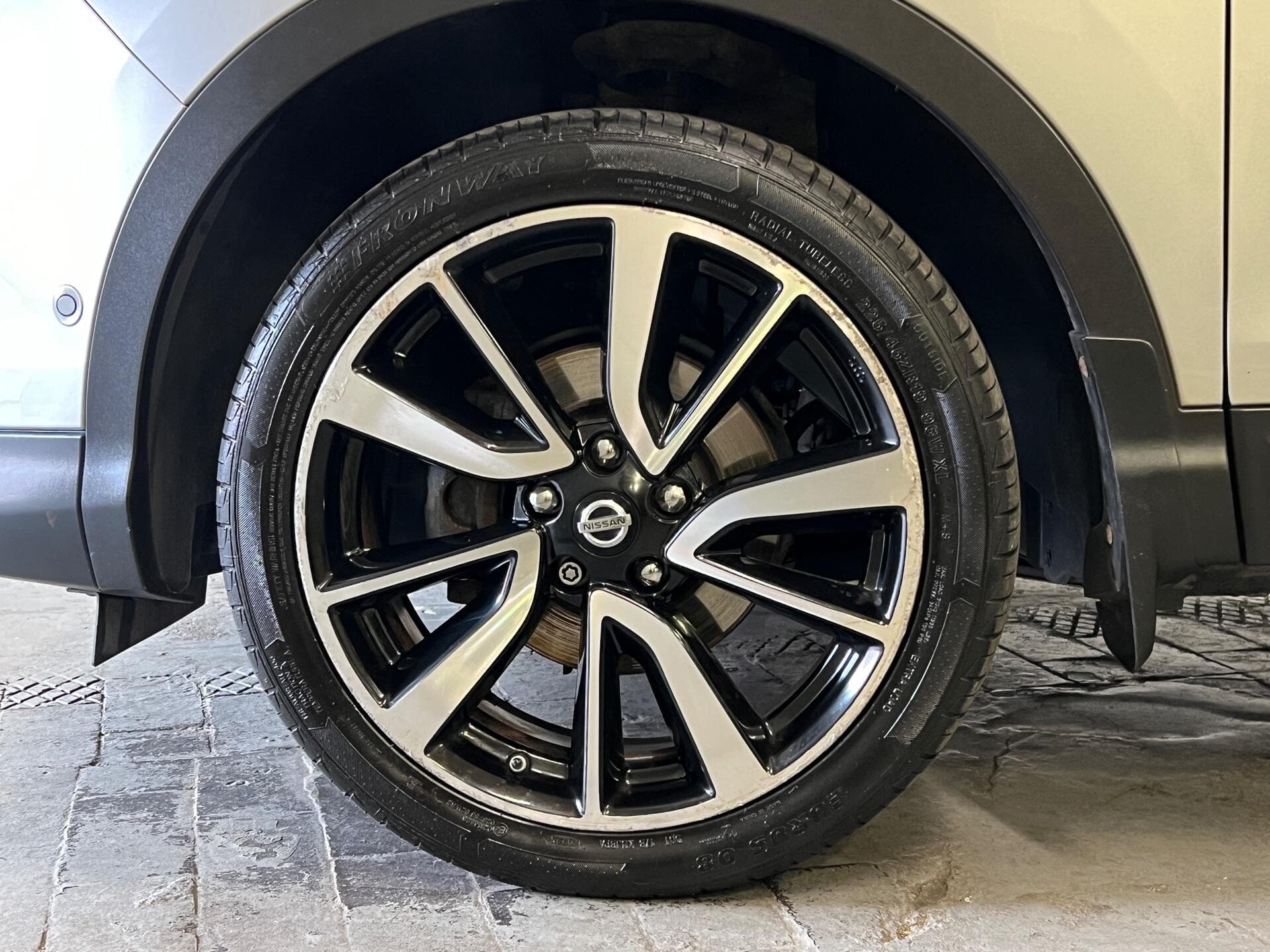 2015 Nissan Qashqai - Image 15