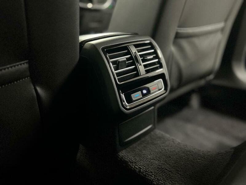 2015 Volkswagen Passat - Image 49