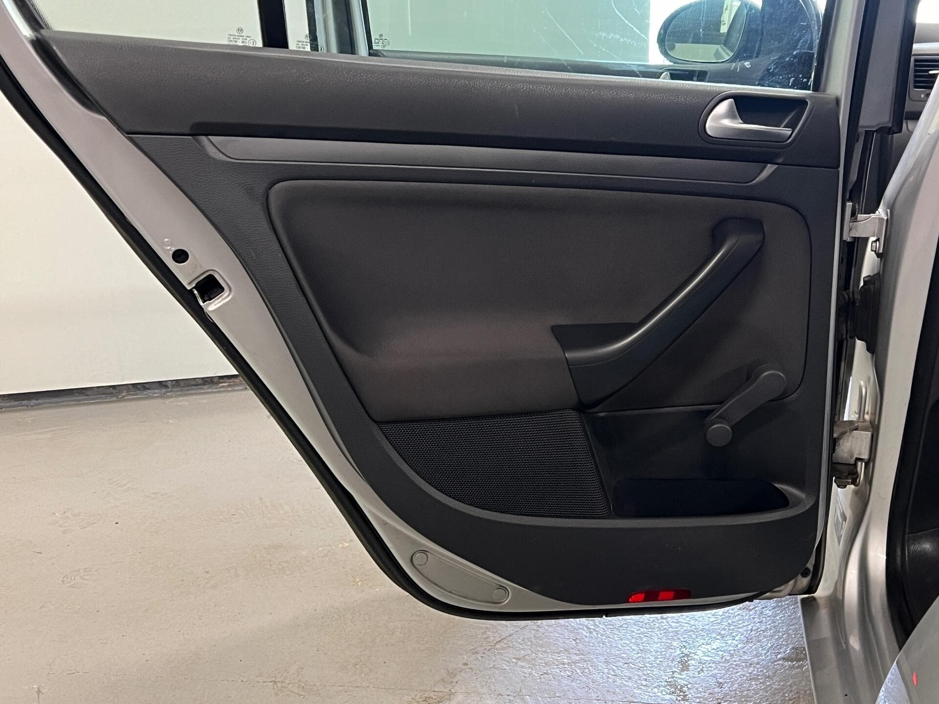 2008 Volkswagen Golf - Image 37