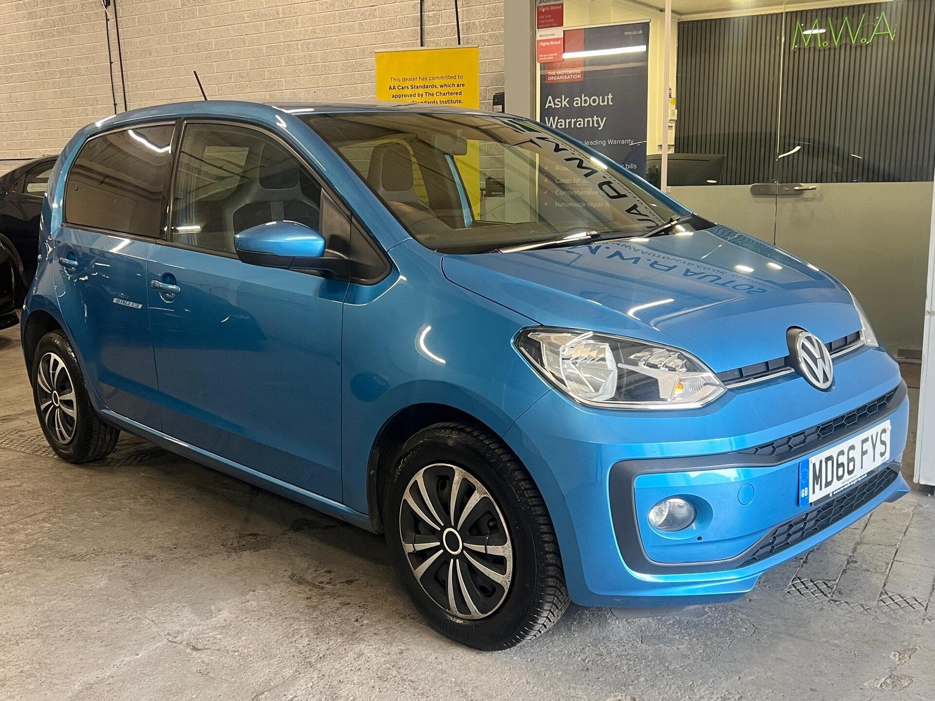 2017 Volkswagen up! - Image 8
