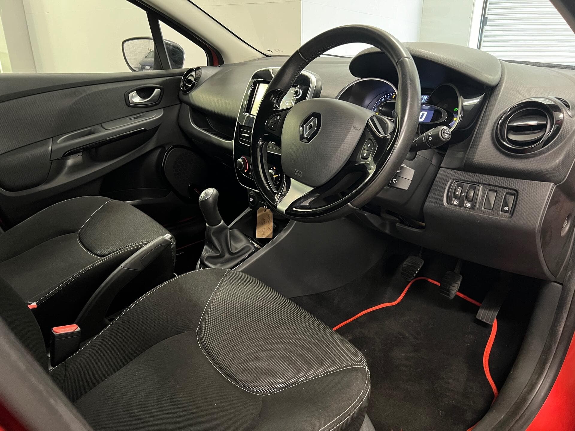 2015 Renault Clio - Image 20