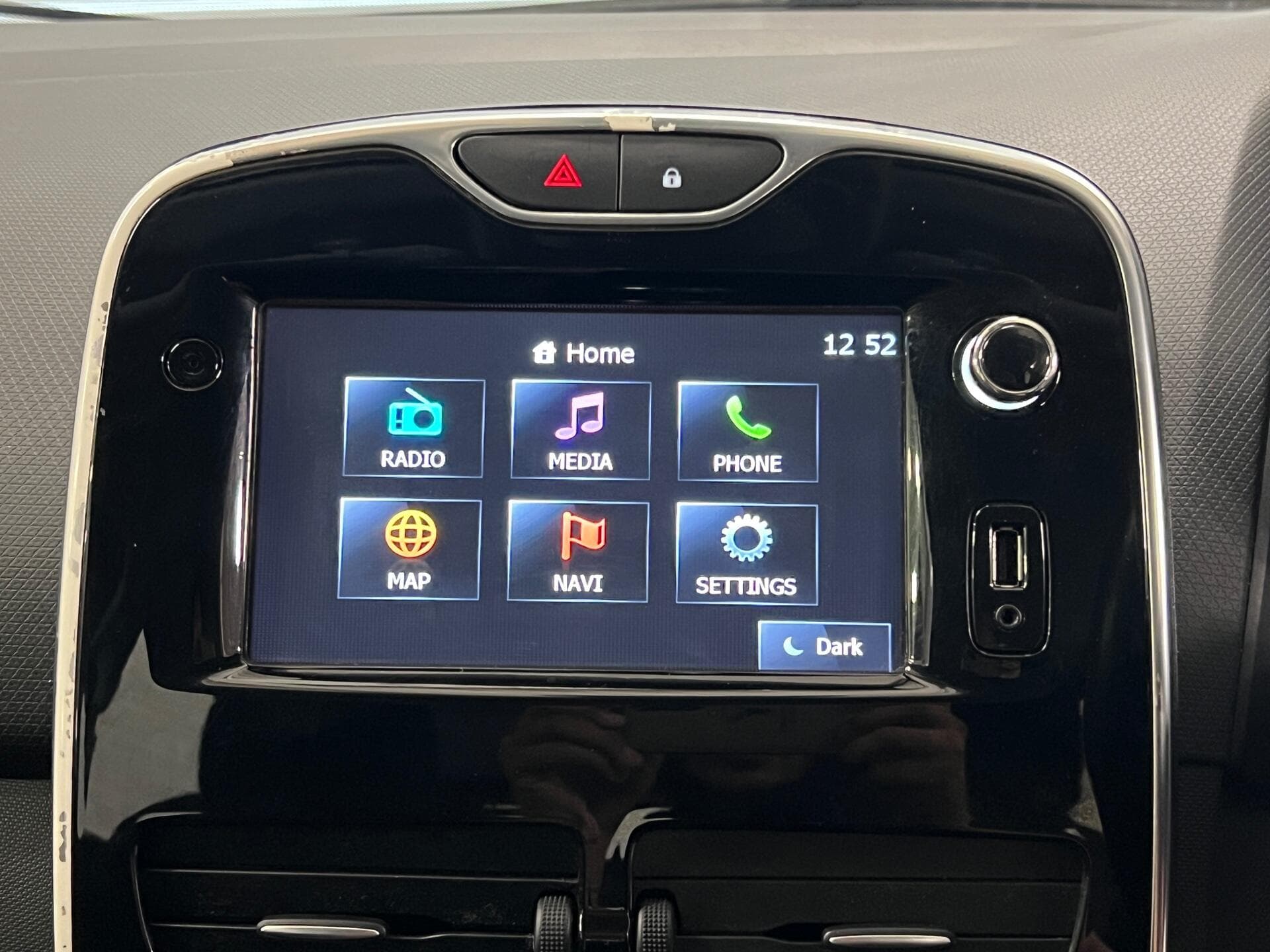 2015 Renault Clio - Image 36