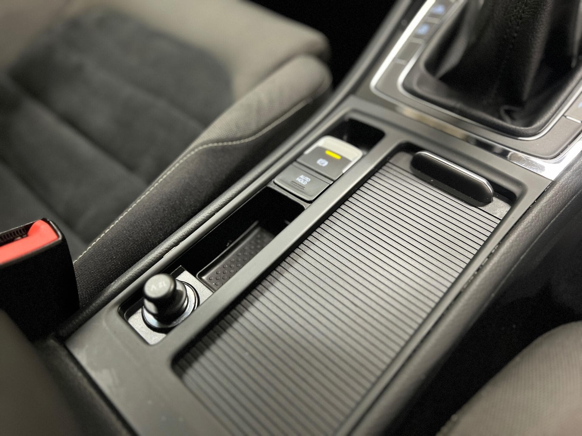 2013 Volkswagen Golf - Image 45