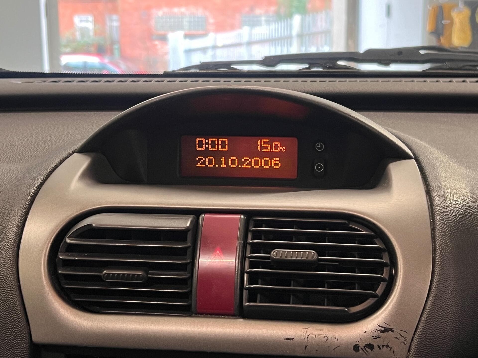 2005 Vauxhall Corsa - Image 28