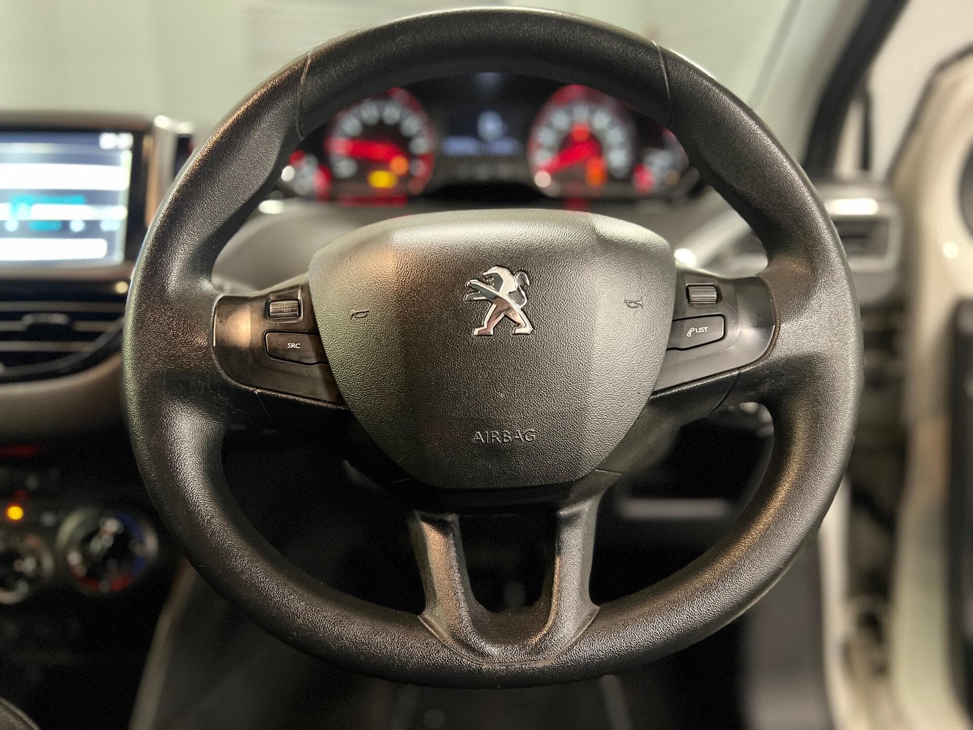 2013 Peugeot 208 - Image 25