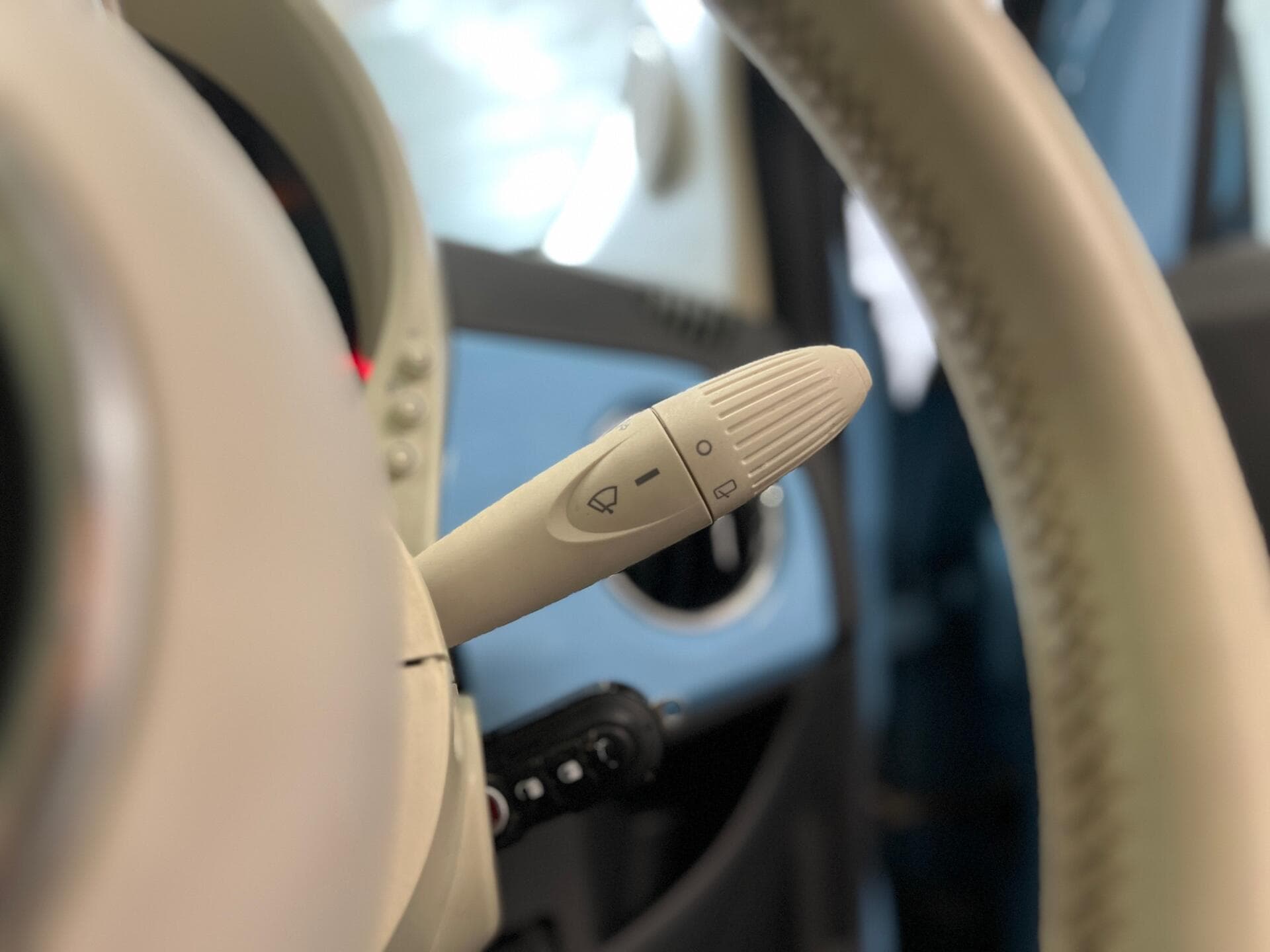 2015 Fiat 500 - Image 27