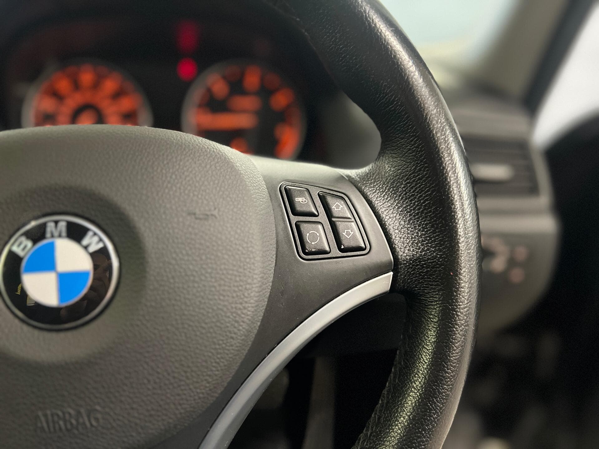 2011 BMW X1 - Image 30