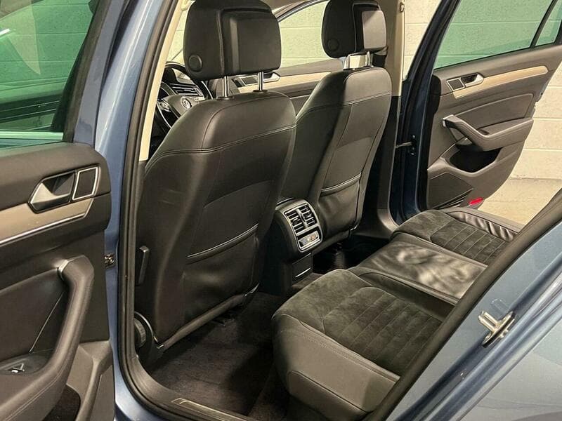 2015 Volkswagen Passat - Image 46