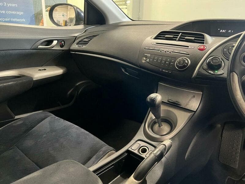 2009 Honda Civic - Image 24
