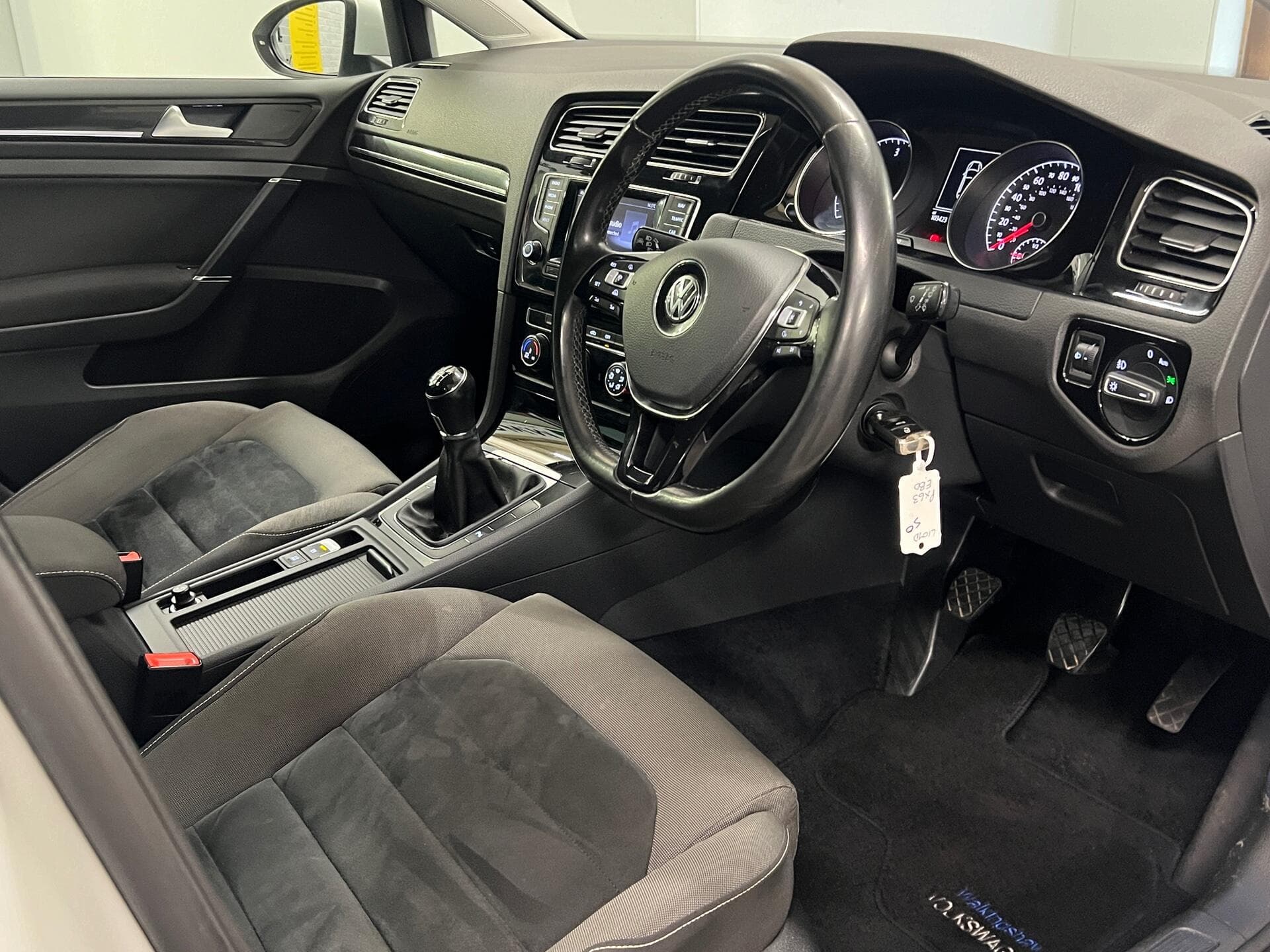 2013 Volkswagen Golf - Image 26
