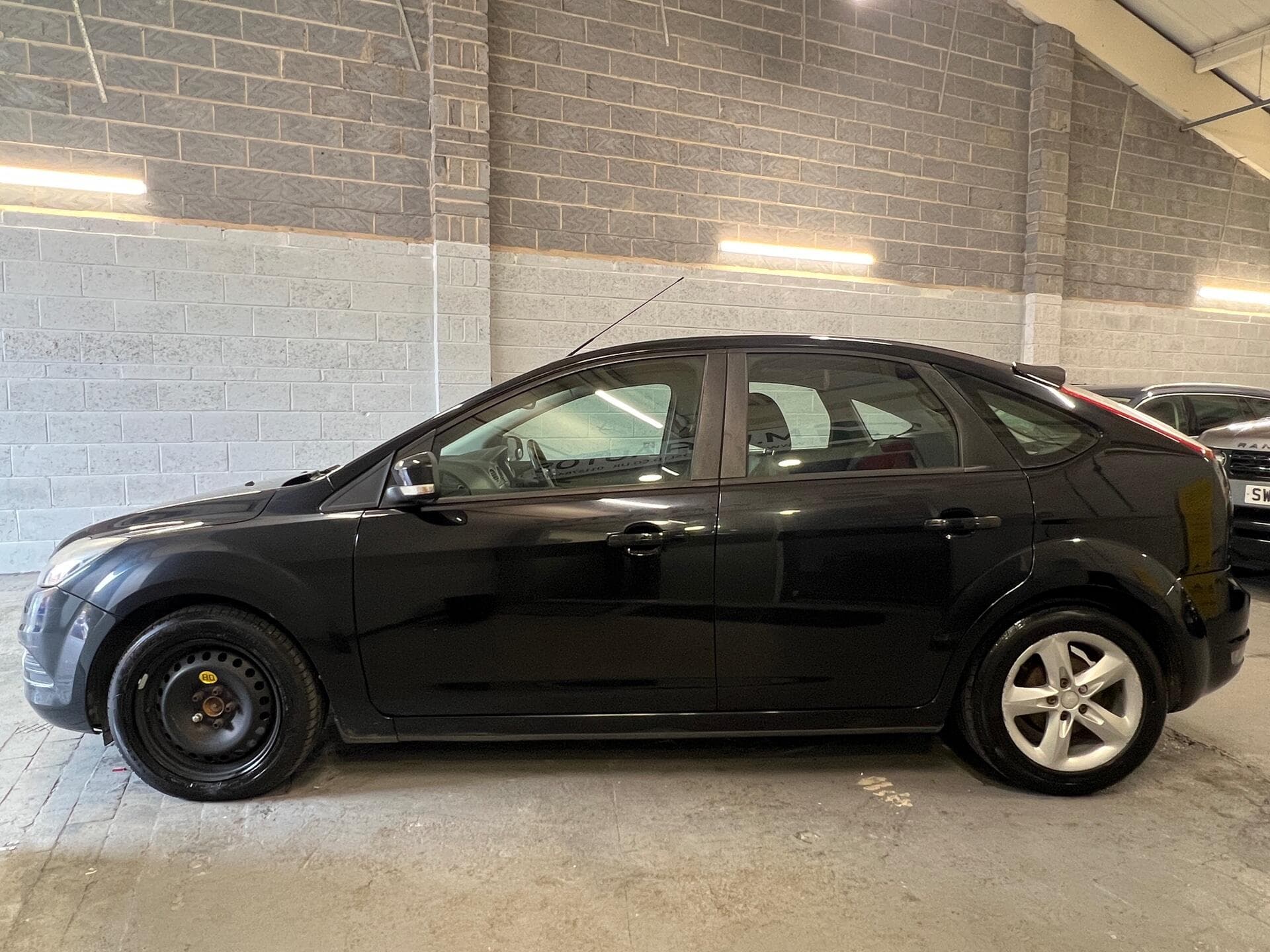 2009 Ford Focus - Image 10