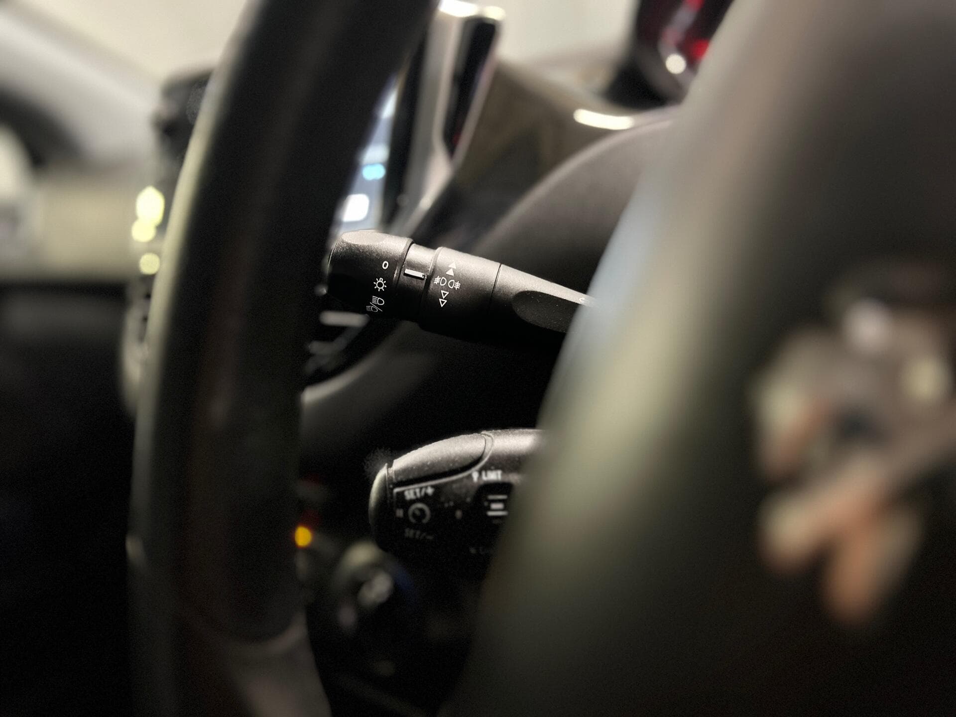 2013 Peugeot 208 - Image 27