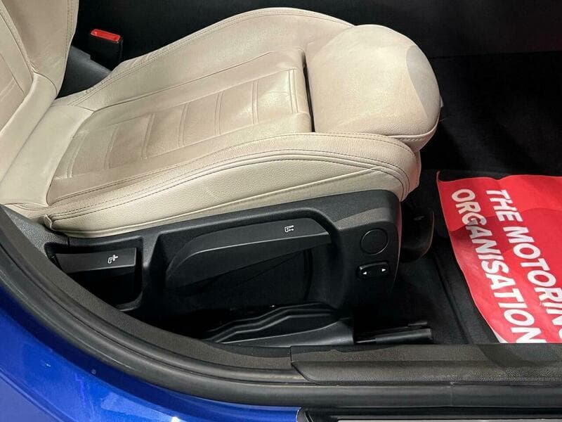 2019 BMW 3 Series - Image 30