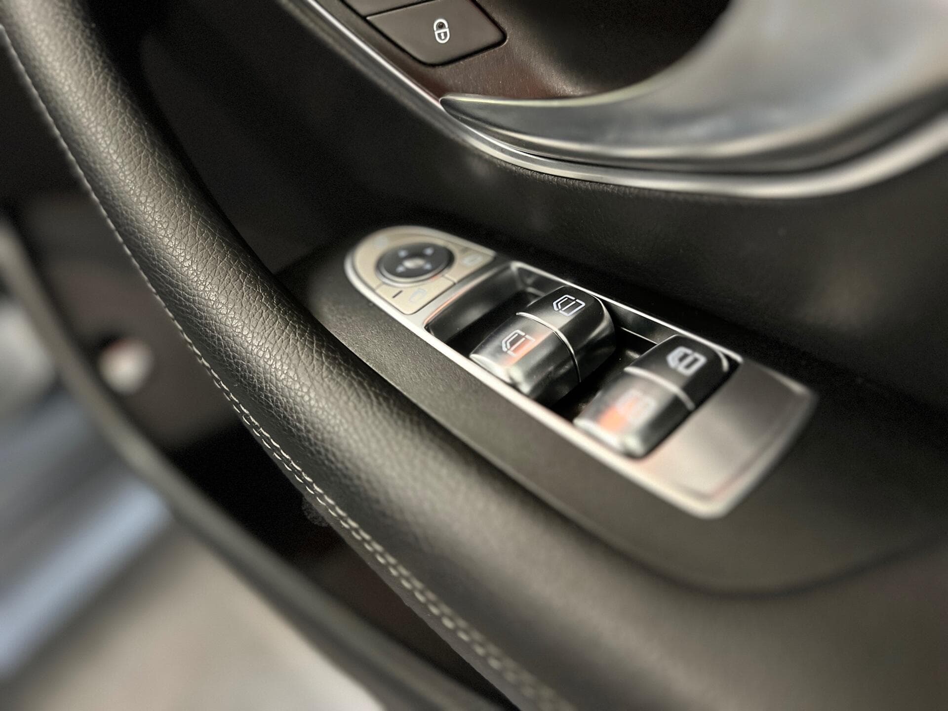 2019 Mercedes-Benz E Class - Image 28
