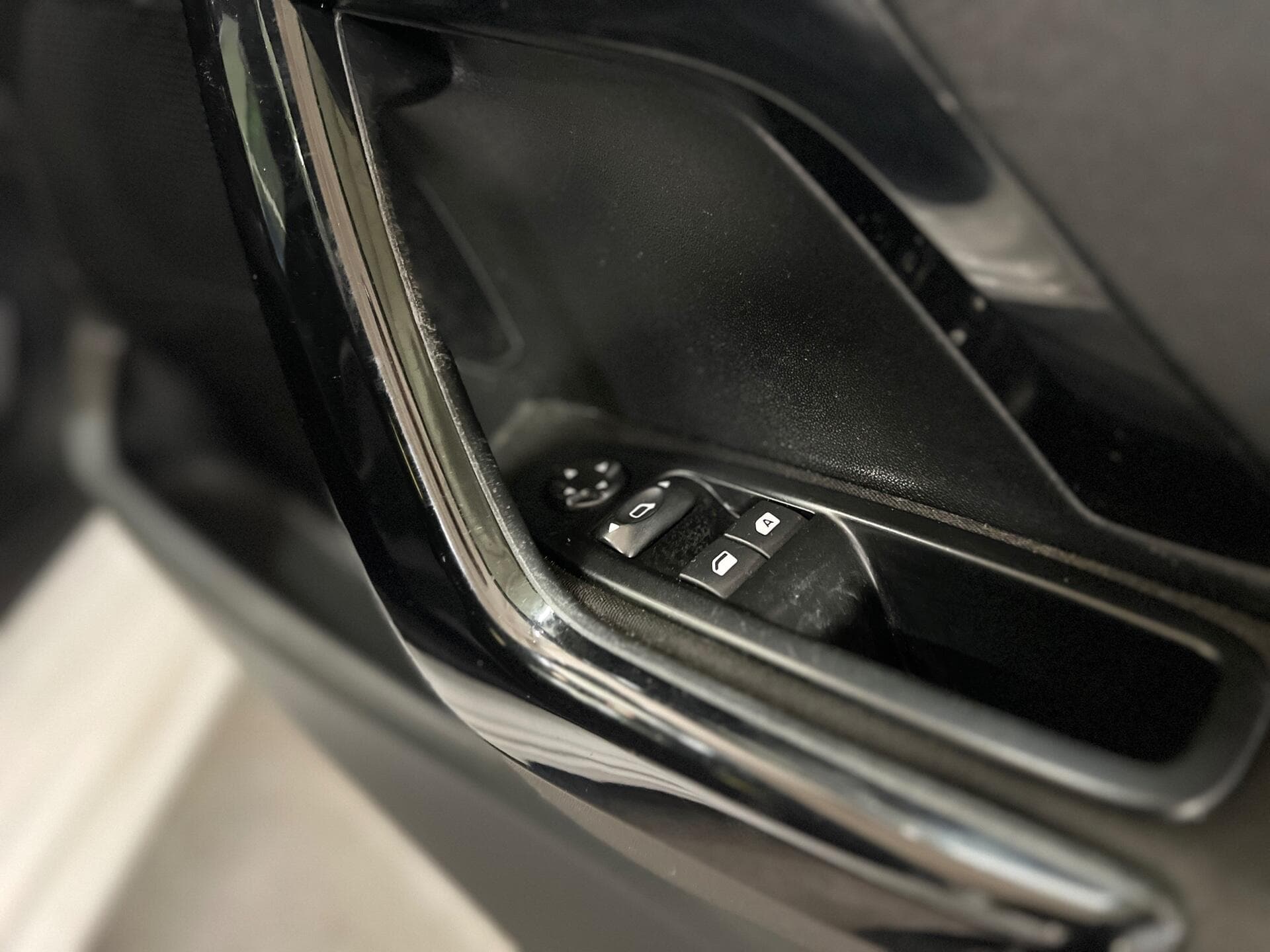 2013 Peugeot 208 - Image 24
