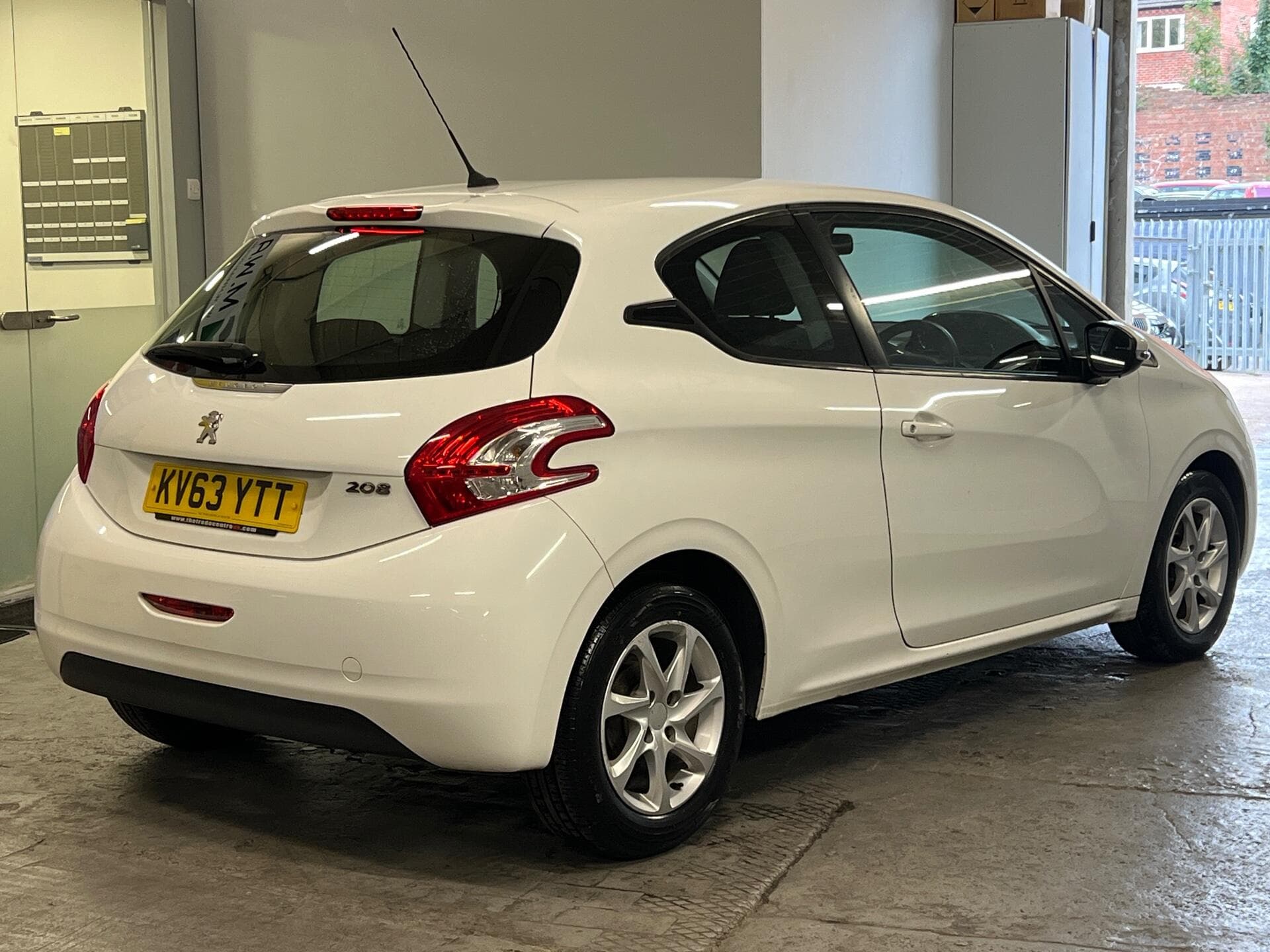 2013 Peugeot 208 - Image 5
