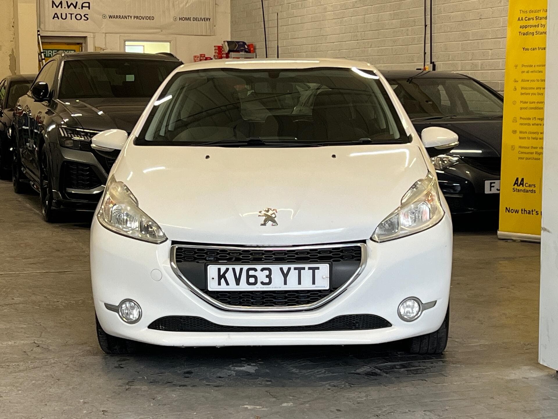 2013 Peugeot 208 - Image 2