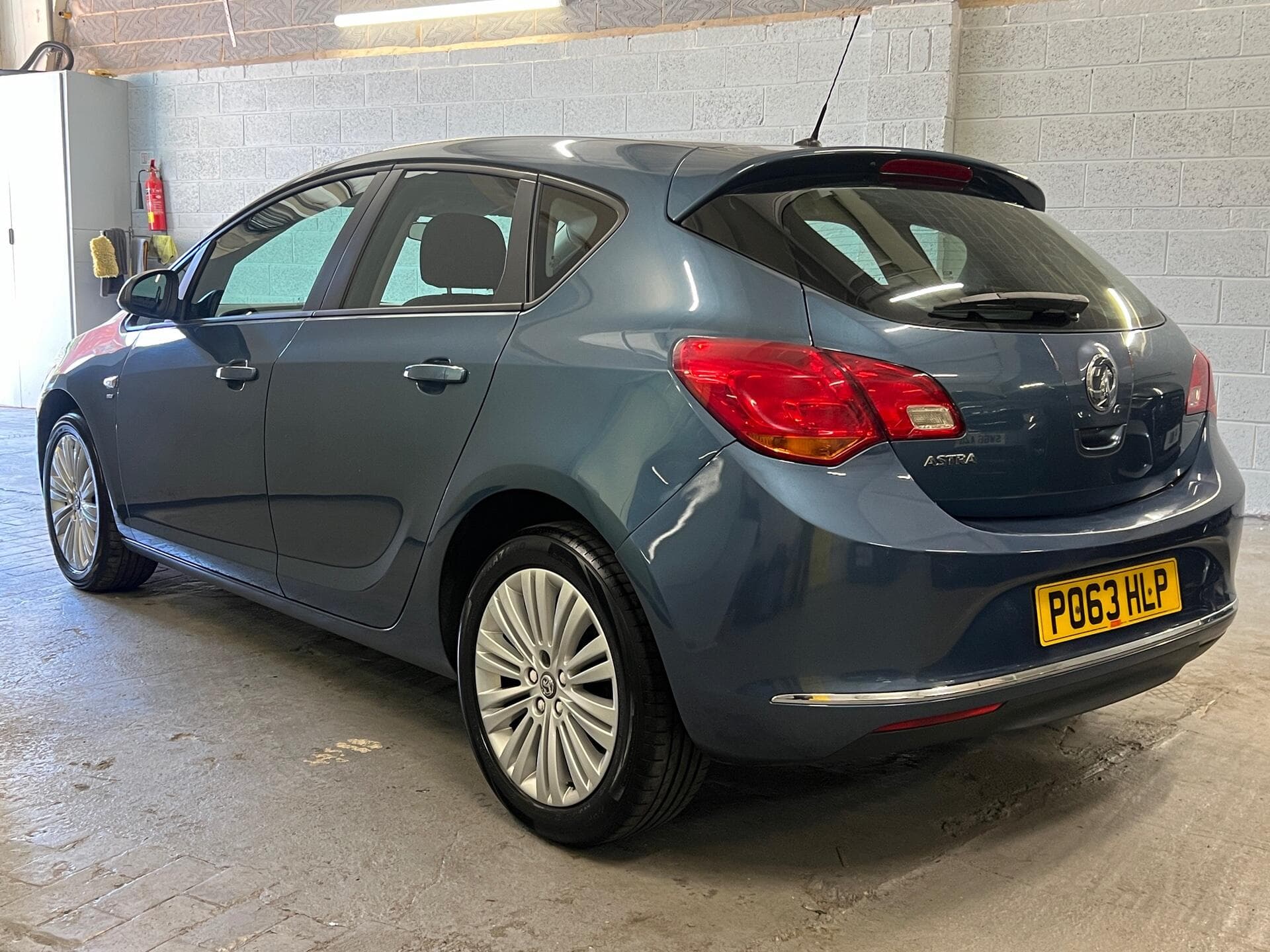 2013 Vauxhall Astra - Image 9